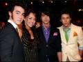 videos de We Got The Party With Us