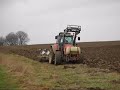 MF beim Pfl�gen mit Rabe