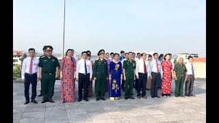 Đoàn đại biểu Đại hội MTTQ TP viếng anh hùng liệt sỹ và Dâng hương tại Đài tưởng niệm Bác Hồ