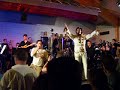 rockig ging es am 31.5.08 in hamburg zu: zusammen mit shelvis 
und fabio men�ndez spielen die jungen symphoniker
hamburg + friends ein 70er-jahre-konzert des king of
rock'n'roll nach.