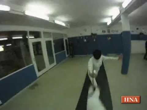 Degen - http://www.youtube.com/hnaonline - Kassel: Wenn zwei Sportler mit einem Degen aufeinander losgehen, ist das schon spektakulär mit anzusehen. Das Ganze aus Si...