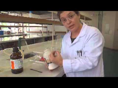 preparo - Este vídeo mostra a técnica de preparo de soluções comuns.