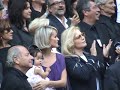 jean-paul belmondo et alain delon regardent johnny hallyday chanter 