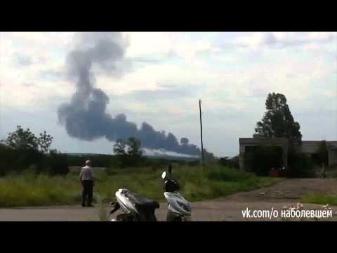 Malaysia plane crashes on Ukraine-Russia border: smoke rises from scene of crash