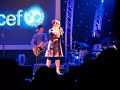 Trijntje Oosterhuis - Raindrops Keep Falling On My Head