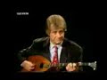 bouzouki paizei o thanasis vriniotis me tous mathites tou -kithara xristos papadopoulos -paizoun oi palioi gia na mathainoun oi neoi