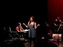 Bente Dijkman singing \