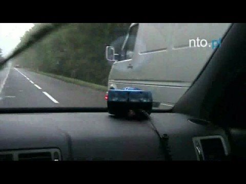 Olescy policjanci ścigają piratów