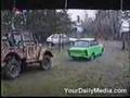 Trabant holuje jeep'a 