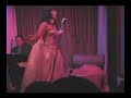 regina orozco en divan un poco mas