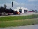 Carro incendiandose