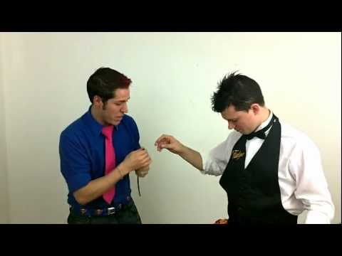 cody williams - http://www.BalloonLibrary.com/ Mr. Fudge and Cody Williams team up together with a west coast and east coast balloon tutorial, teaching a quick and easy Ostr...