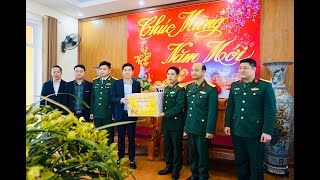 Đoàn lãnh đạo thành phố thăm, tặng quà các đơn vị trực Tết