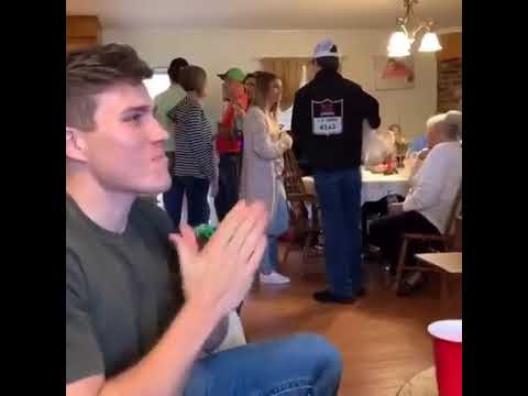 Kiedy na rodzinnej imprezie chcesz szybko zwrócić na siebie uwagę. Poziom Mistrz :D