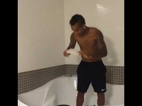 Alex Teixeira took part in the #ALSIceBucketChallenge!