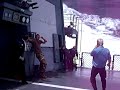 Welle frisst fast Soldaten auf Fregatte Welle frisst fast Soldaten auf Fregatte