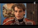 Stanley Weber chante 'Voi Che Sapete' dans 