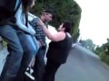 Mutter Faust geben und Vater kommt..