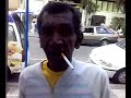 Como acender um fósforo com uma mão Como acender um fósforo com uma mão