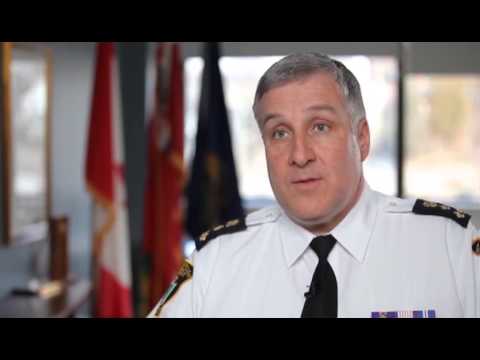 how to administer naloxone