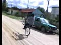 El Richar haciendo wheelie con la bisi 2