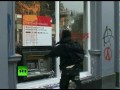 Protesters break into bank, clash with cops as London march turns violent