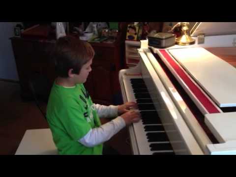 Gil, 9, Plays