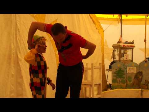 CIRQUE - Extraits du spectacle enregistré à Mirabel aux Baronnies en Avril 2013, grace à l'amabilité de Dolores Klissing, d'Emmanuel Gobert et de leurs enfants : Cynt...