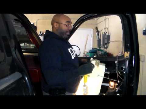 how to remove ford f 150 antenna