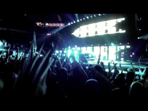 TIESTO URI Campus Invasion Tour 9/20 HD