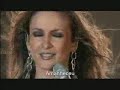 - Música Liinda cantada por CLAUDIA LEITTEPássarosEu conheço a imensidão do céuPássaro que sou,Mergulharei de vezUma vez ou três.Duzentos por hora, ou algo mais,Na velocidade de encontrar vocêTe merecerVoar, sem ter onde chegar.E de lá do céuFormaremos dois em um só,Fugirei da chuva,Beijarei o sol.AmanheceuÉ hora de voarSigo meu instinto animal,Cruzo mil fronteirasGarimpando amor,Semeador.De tanto voar achei você,Multicolorido exatamente igualAo meu astral.Melhor é voar a doisE de lá do céuFormaremos dois em um só,Fugirei da chuva,Beijarei o sol,AmanheceuÉ hora de voar.