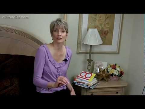 how to eliminate clutter in bedroom