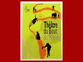 dans un village espagnol des ann�es trente, la vie de cinq s?urs, toutes en �ge de se marier, est boulevers�e par le d�c�s de leur p�re. leur m�re, bernarda alba, leur impose un deuil particulier : pendant huit ans elles ne pourront pas sortir de la maison � les portes et les fen�tres seront mur�es. � la maison devient un tombeau pour ces femmes qui voient, impuissantes, leur jeunesse leur �chapper. seule l'a�n�e, angustias pourra quitter sa famille gr�ce � son mariage arrang�  avec pepe el romano, le plus beau gar�on des environs. or la cadette nourrit une passion  secr�te, et semble-t-il partag�e, pour cet homme...

la pi�ce souligne avec violence l'importance des contraintes sociales qui imposent une mani�re de vivre et dictent les interdits. elle traite de la condition des femmes, de leur impossibilit� � disposer de leur corps et d'�tre ma�tre de leur destin. probl�matique encore d'actualit� dans bien des pays.

cette troupe est compos�e de com�diennes issues d'horizons diff�rents : amateur et professionnel. pour monter cette pi�ce avec des exigences professionnelles, elles ont fait appel � miguel borras, metteur en sc�ne de la compagnie du th��tre du bout du monde. ce dernier a souhait� associer au projet le compositeur michel musseau, pour la cr�ation de la musique originale du spectacle, interpr�t�e sur sc�ne par une violoncelliste.