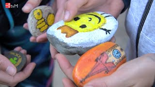 Pátrání po malovaných kamíncích