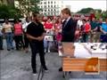 Yo-Yo Champ Dazzles The Plaza