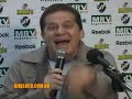 O jornalista esportivo Sandro Gama, da Rede Bandeirantes, faz piada na sala de imprensa do Vasco da Gama e aproveita para dar uma alfinetada nos flamenguistas.