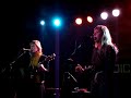 las hermanas suecas, nina y jo; piroth (swe) aunque por error confund� el nombre de la canci�n, el f�tulo correcto es (thnaks nina!)