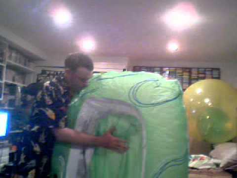 im blowing up my inflatable boat on yutube for my fans!