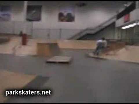 BMX BIKES TRICKS STUNTS CRASHES