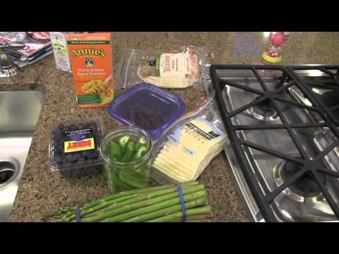 Cooking with a 3-Year-Old%3A The Mac %26 Cheese and Communist Celery Edition