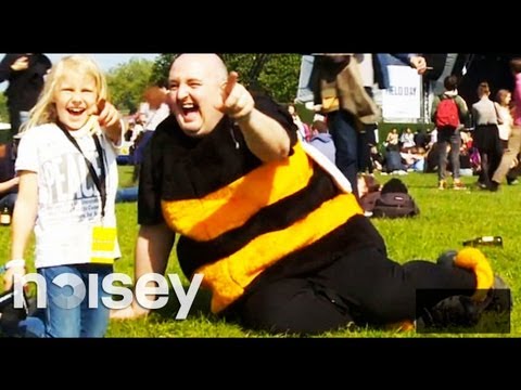 Fat Bob and Emy Go To Field Day 2012 // Noisey Special