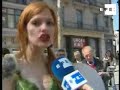 Activistas vestidas con hojas de lechuga celebran Día Sin Carne.