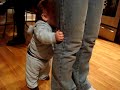 Lucas Silveira Andando com a Mamae Lucas Silveira Andando com a Mamae