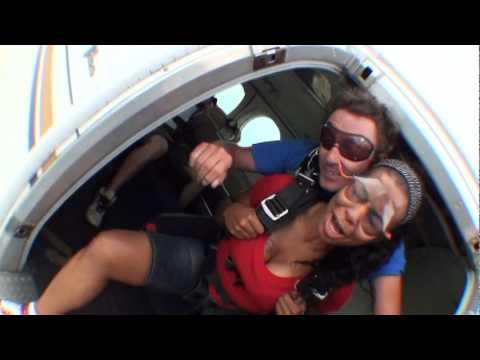 The Funniest Sky Diving Video You Will Ever See (8/13/11)