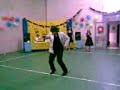 un ballerino nato cerca di interpretare micheal jackson