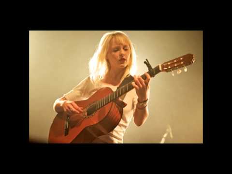 Narrow - Laura Marling performs a new song