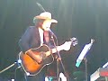 Capossela in concerto sul Formicoso . il forestiero