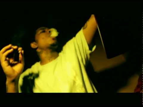 flamez - The Flamez offical video for snakes in the grass from the mixtape still smoking. Music video shot, edited and directed by Kevin Davis. Assisted by TeeRaw.