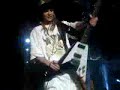 Tom neukt zn gitaar xD