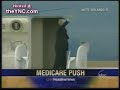 Pres. Bush valt van trap